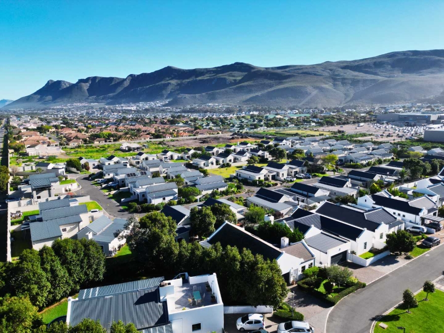 2 Bedroom Property for Sale in Sandbaai Western Cape